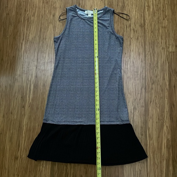 Michael Kors Sleveless Dress - Picture 4 of 4